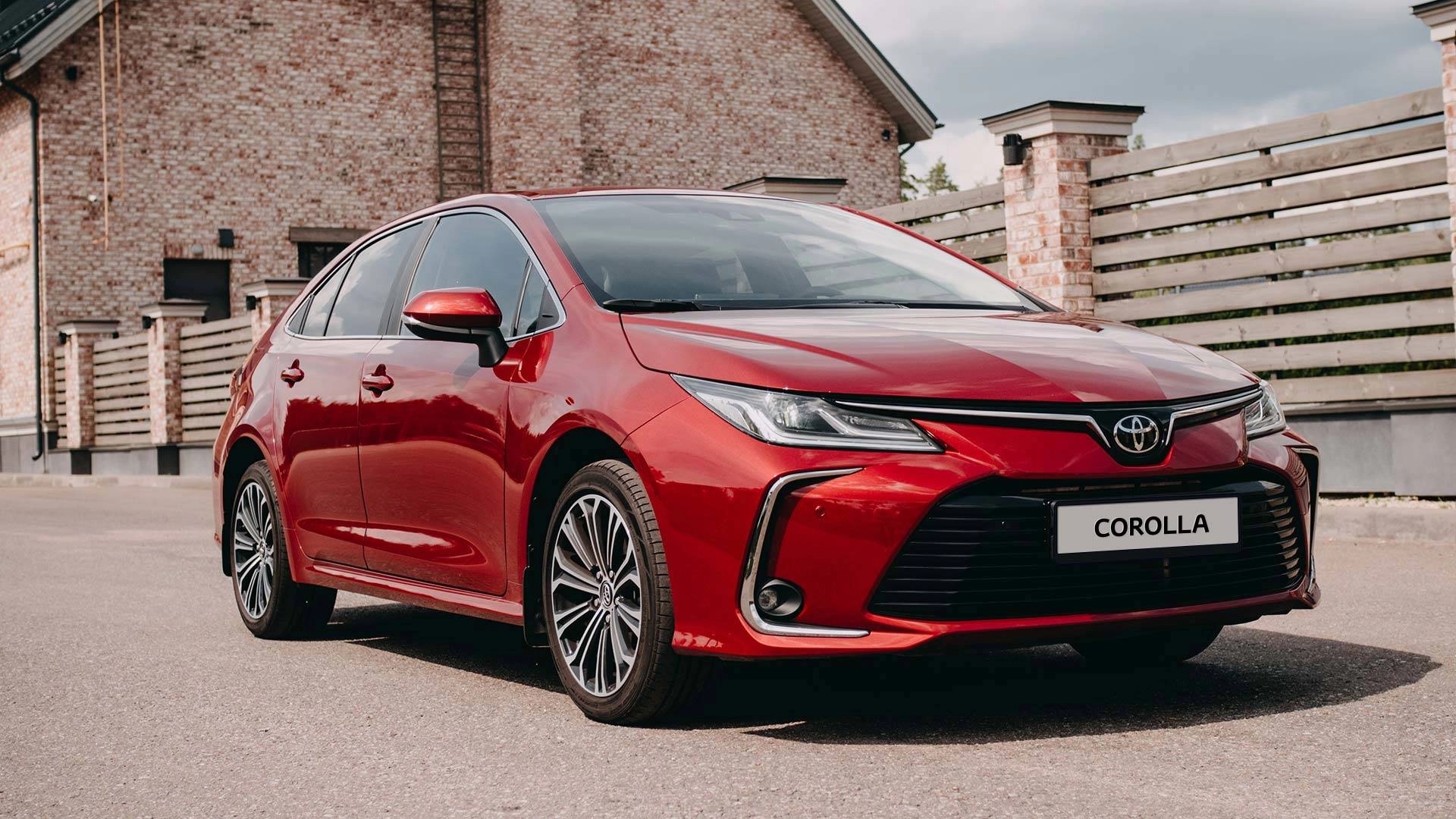 Автомобиль Тойота (Toyota) Corolla