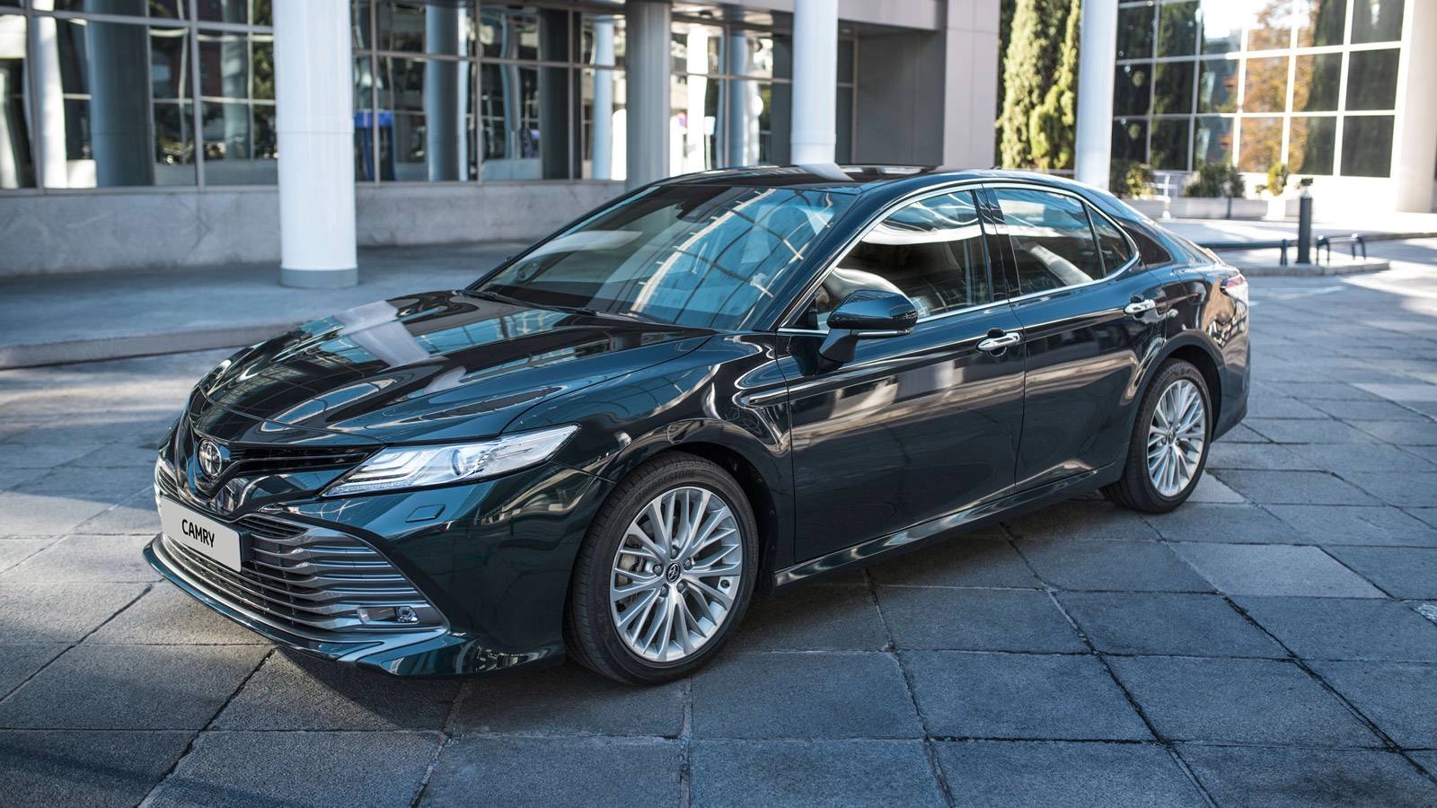 Автомобиль Тойота (Toyota) Camry