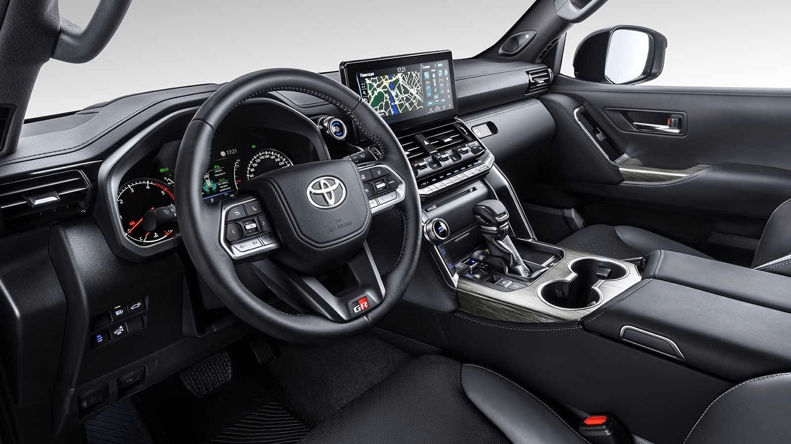 Интерьер Toyota&nbsp;Land&nbsp;Cruiser&nbsp;300