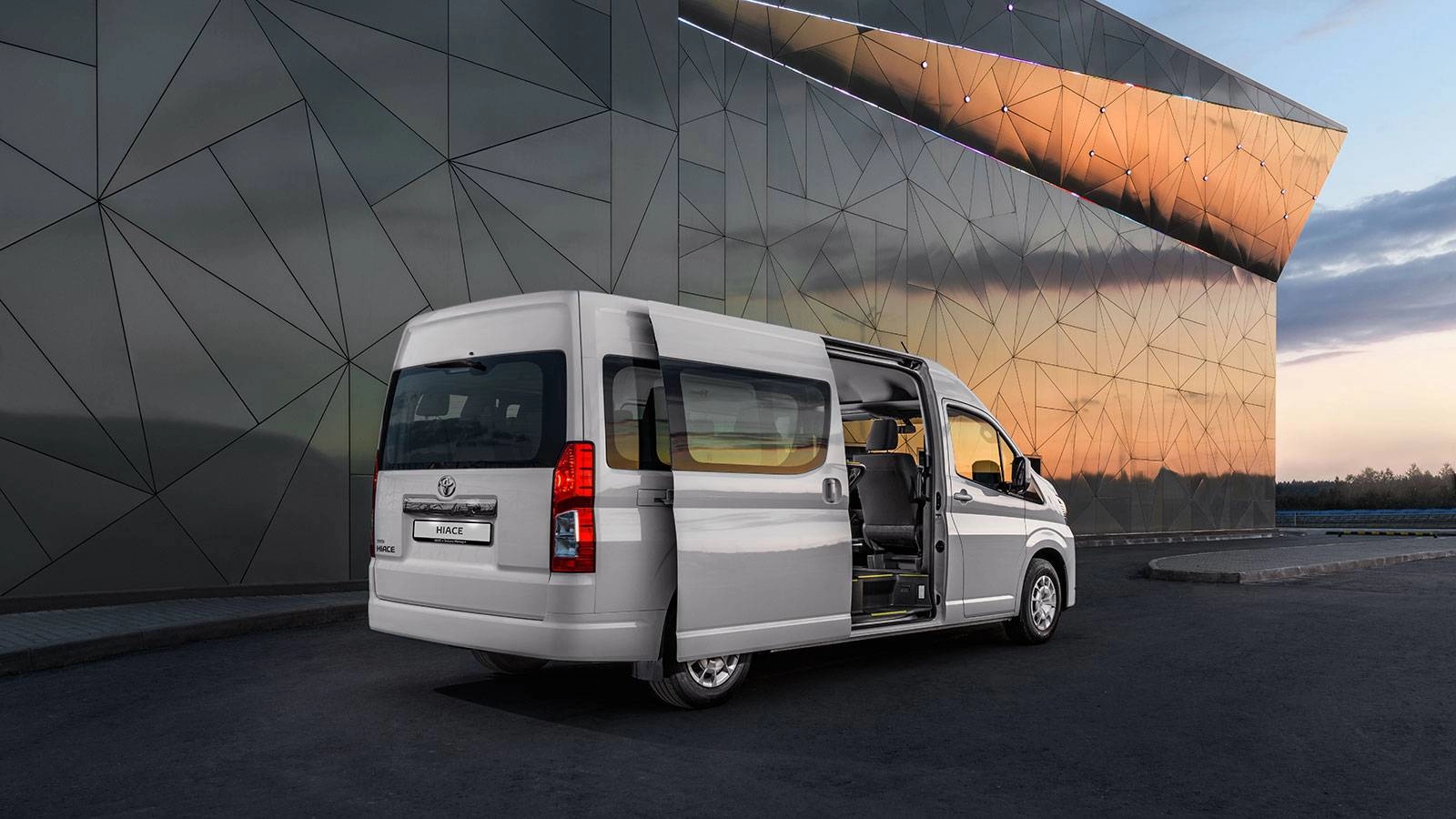 Экстерьер Toyota&nbsp;Hiace